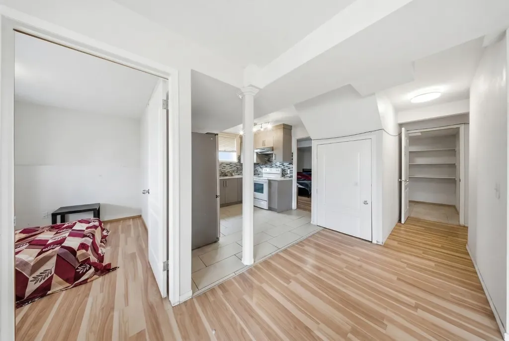 39 Taravista Drive NE Calgary AB T3J4S6