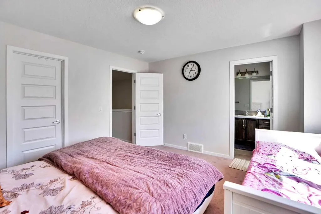 60 Cityside Grove NE Calgary AB T3N 1C9