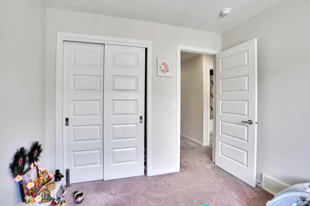 60 Cityside Grove NE Calgary AB T3N 1C9