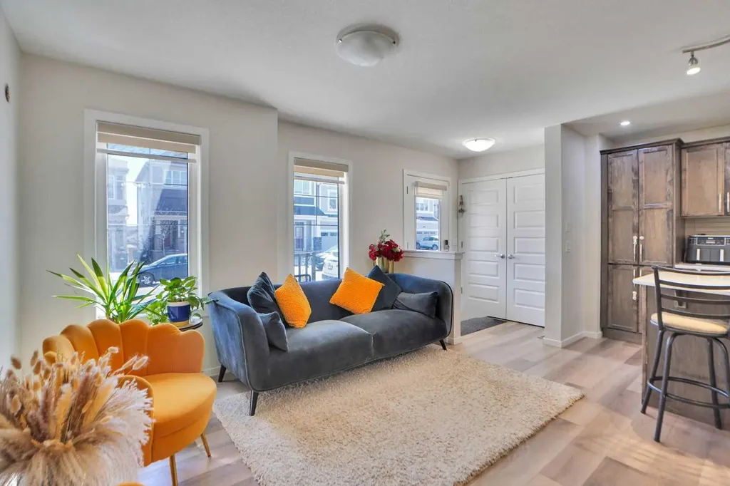60 Cityside Grove NE Calgary AB T3N 1C9