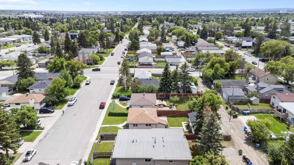 1831 43 Street SE Calgary AB T2B 1H1