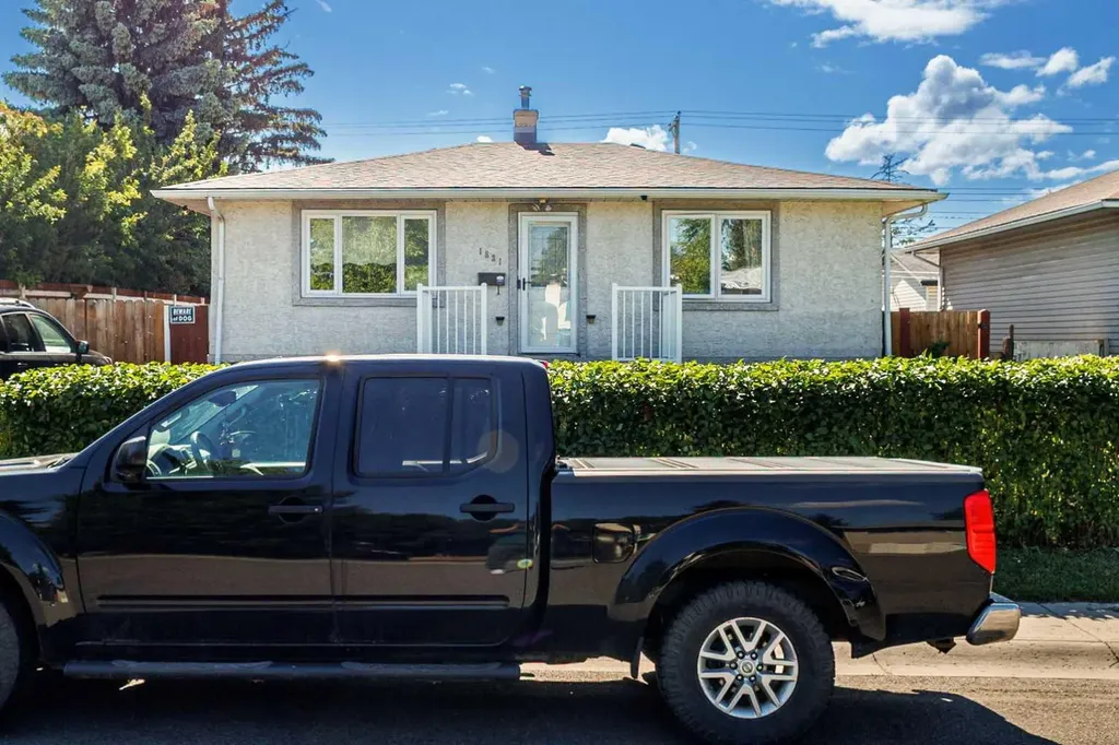 1831 43 Street SE Calgary AB T2B 1H1