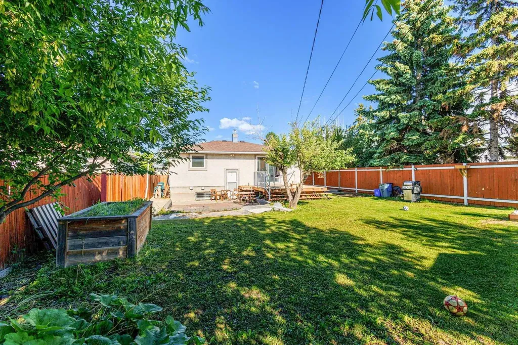 1831 43 Street SE Calgary AB T2B 1H1