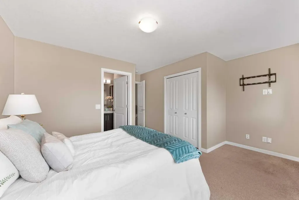 82 Copperstone Common SE Calgary AB T2Z 5E4