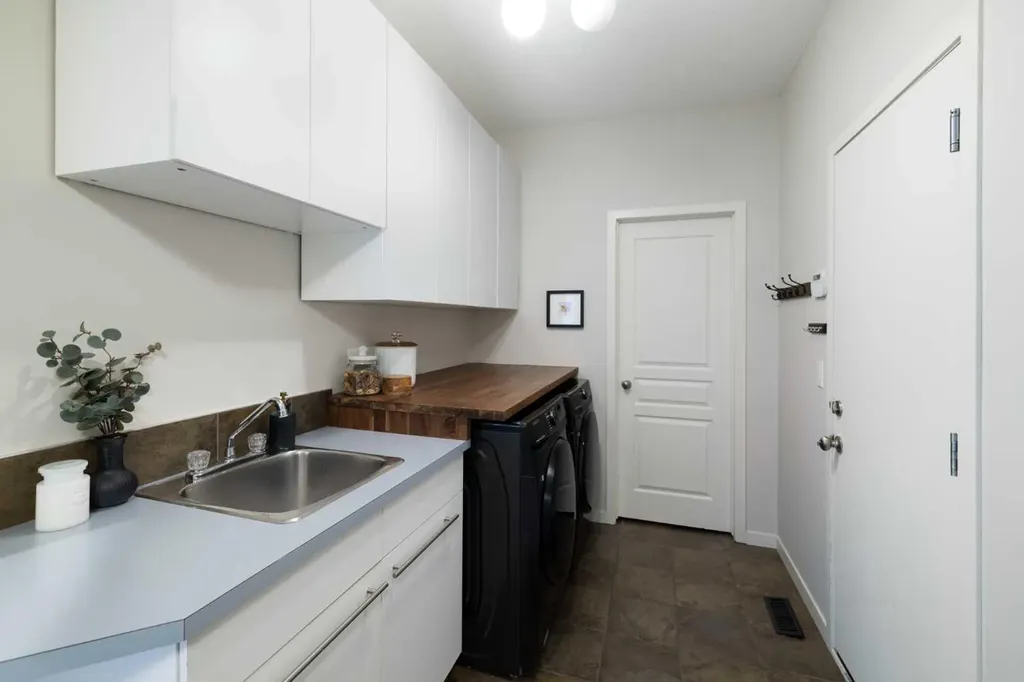 94 Auburn Sound Landing SE Calgary AB T3M 0C9