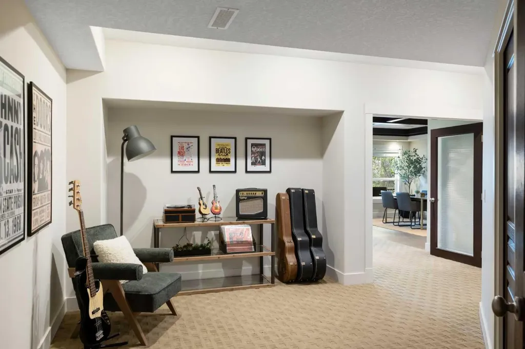 94 Auburn Sound Landing SE Calgary AB T3M 0C9