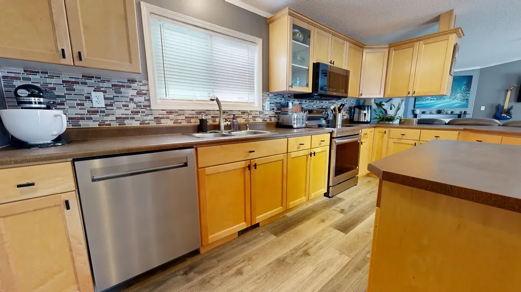 8806 85 Avenue Grande Prairie AB T8X 0A8
