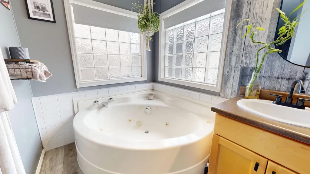 8806 85 Avenue Grande Prairie AB T8X 0A8