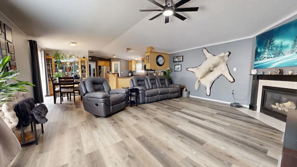 8806 85 Avenue Grande Prairie AB T8X 0A8