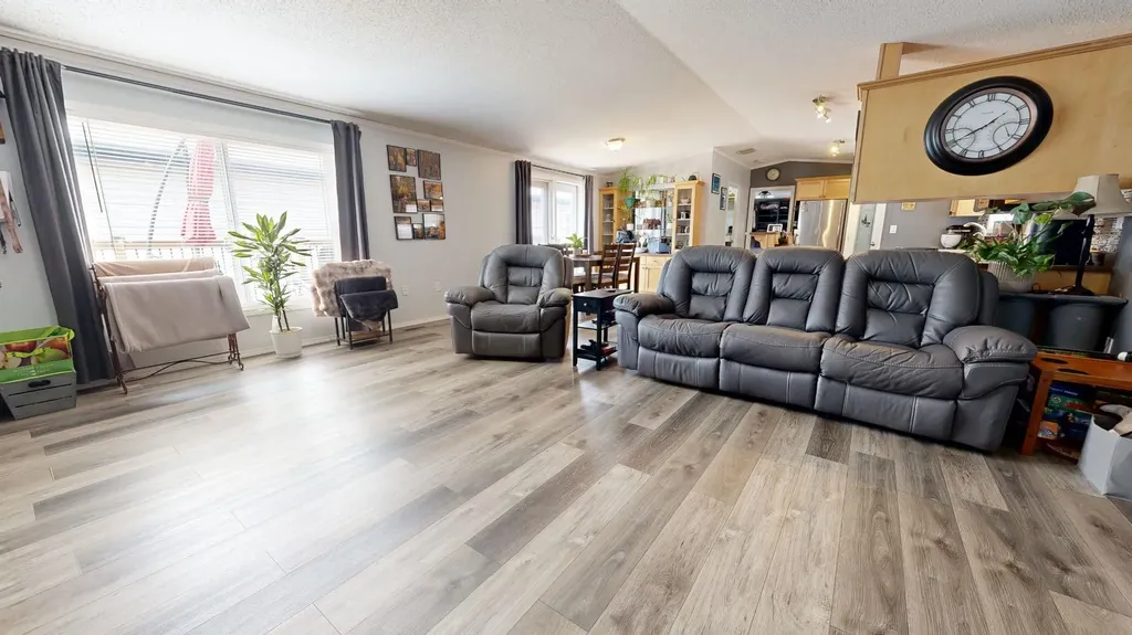 8806 85 Avenue Grande Prairie AB T8X 0A8