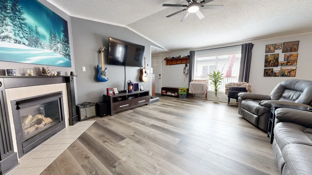 8806 85 Avenue Grande Prairie AB T8X 0A8