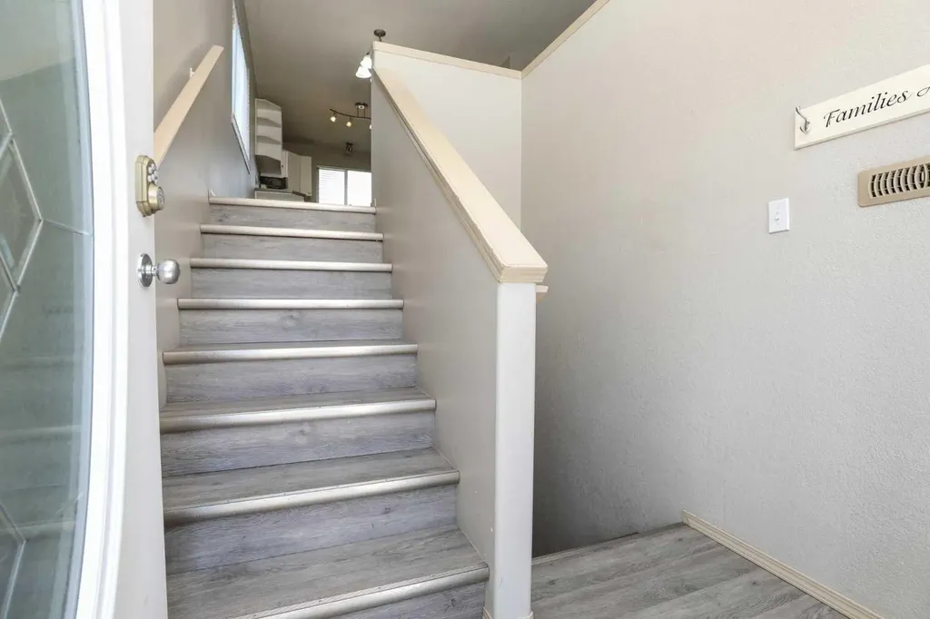 857 Blackfoot Terrace W Lethbridge AB T1K 7Y7
