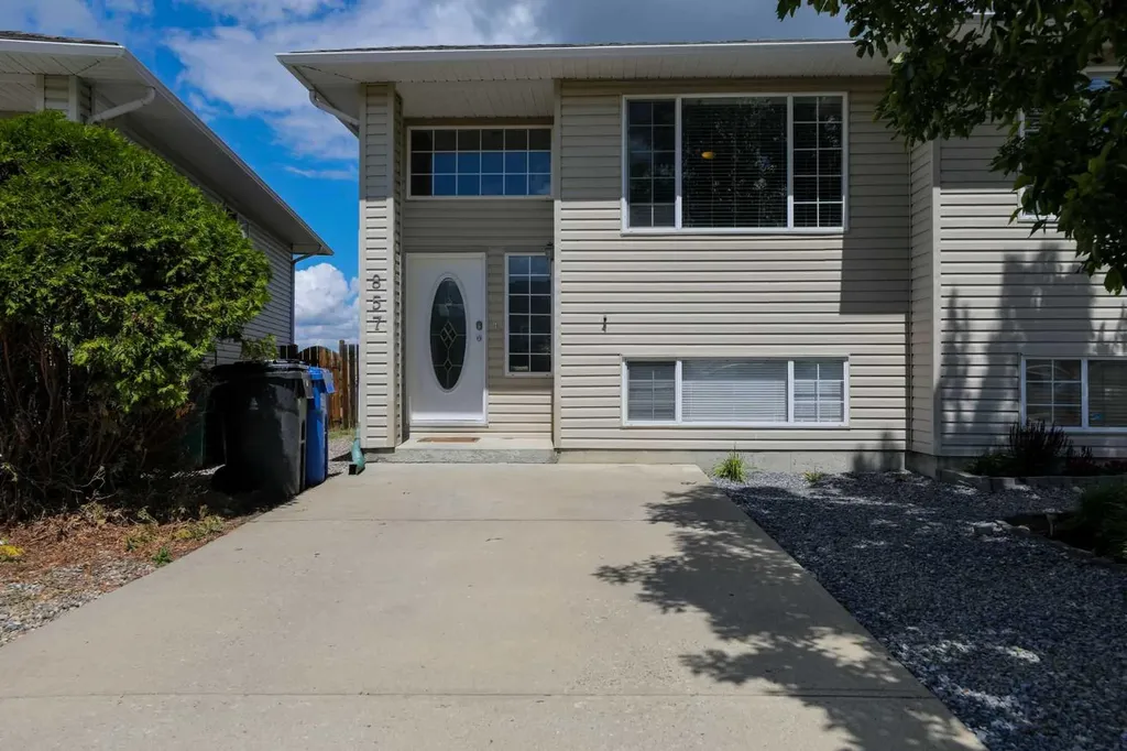 857 Blackfoot Terrace W Lethbridge AB T1K 7Y7