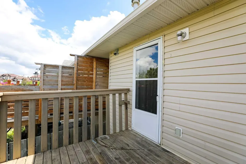 857 Blackfoot Terrace W Lethbridge AB T1K 7Y7