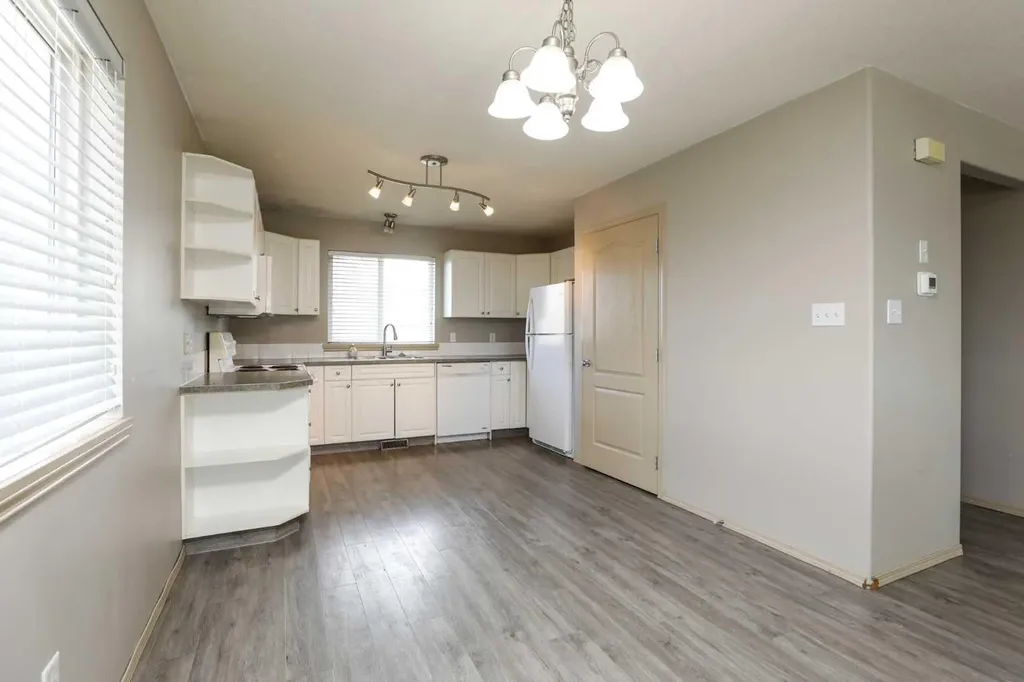 857 Blackfoot Terrace W Lethbridge AB T1K 7Y7