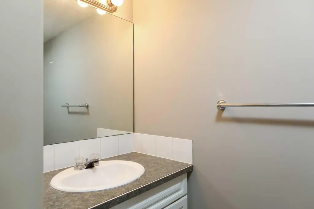 857 Blackfoot Terrace W Lethbridge AB T1K 7Y7