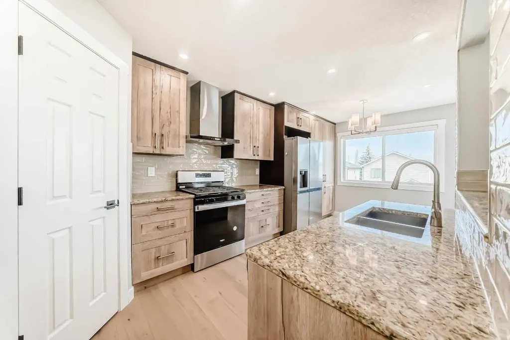 159 Citadel Peak Circle NW Calgary AB T3G 4H7