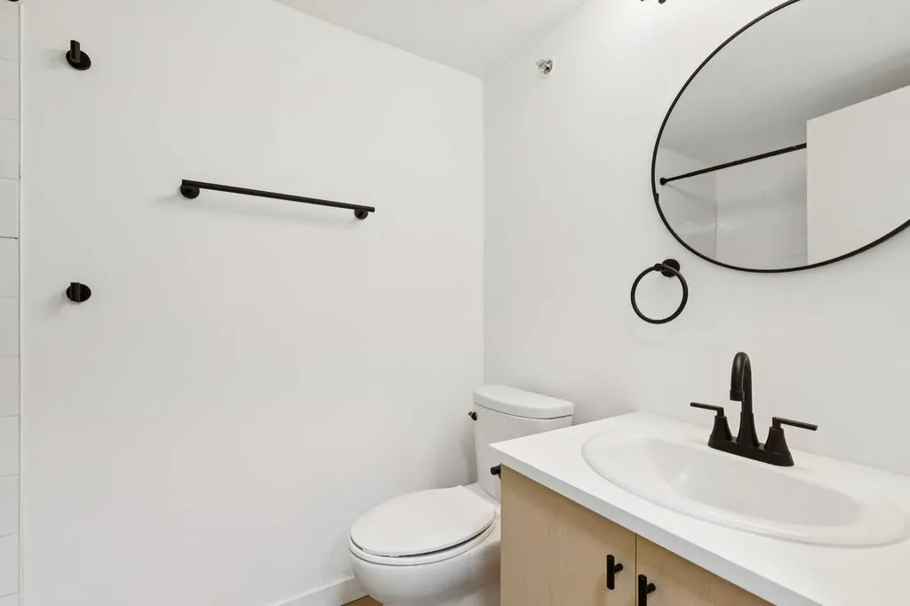 1620 70 Street SE Calgary AB T2A 7Z2