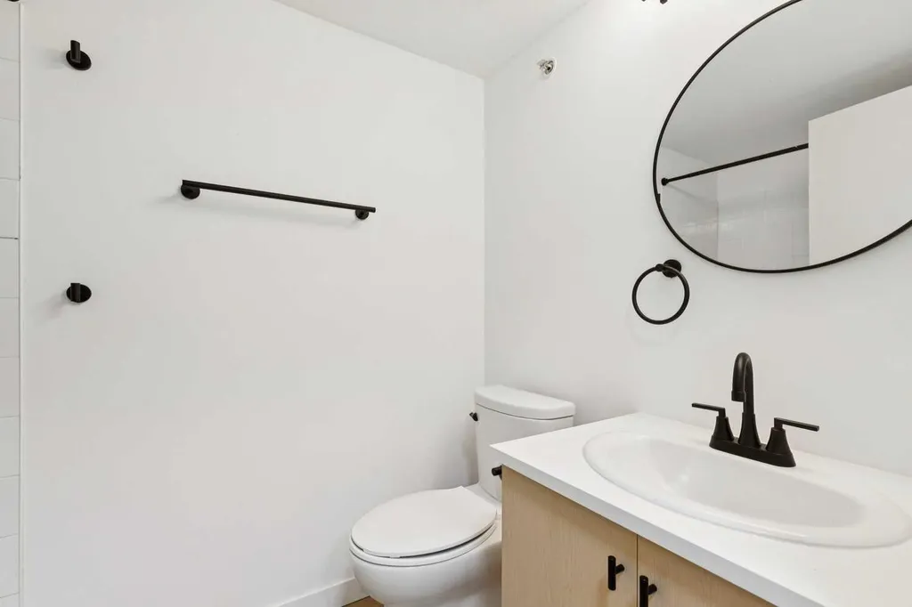 1620 70 Street SE Calgary AB T2A 7Z2