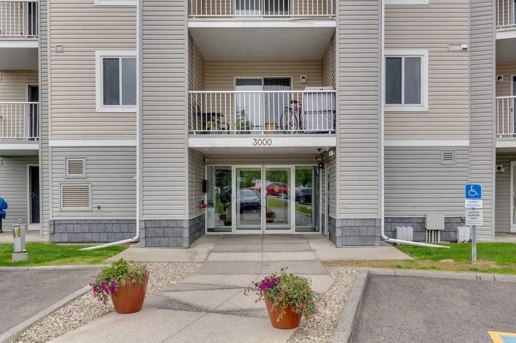 1620 70 Street SE Calgary AB T2A 7Z2