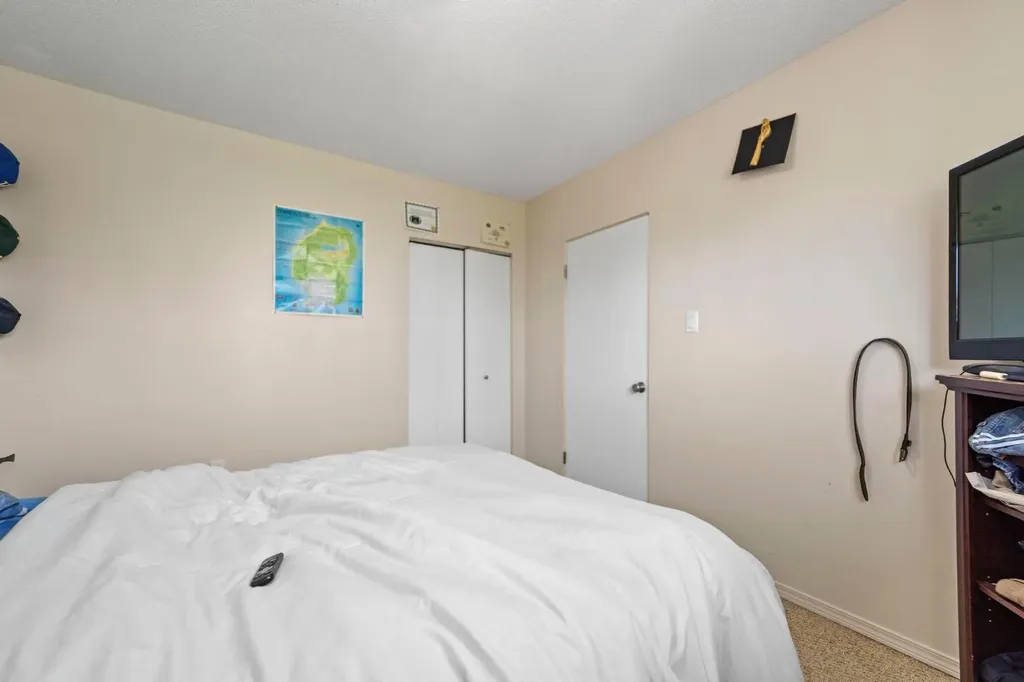 6404A 45 Avenue Camrose AB T4V 0C2