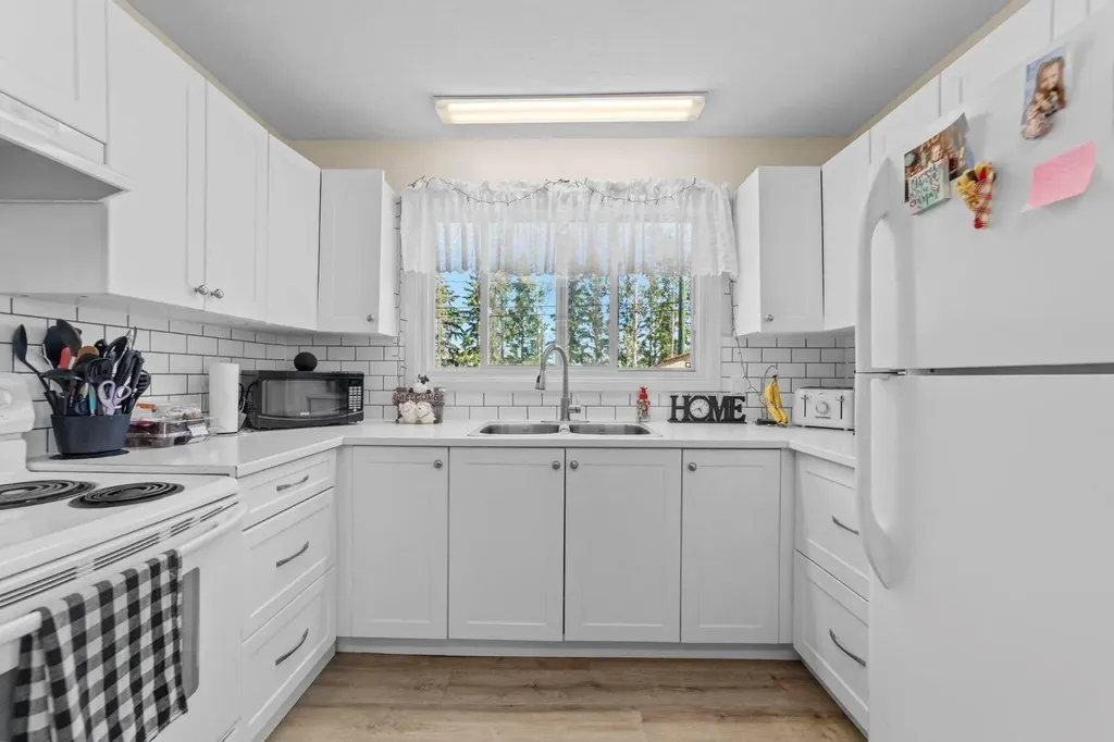 6404A 45 Avenue Camrose AB T4V 0C2