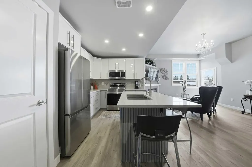 5130 50 Street Lacombe AB T4L 1X2