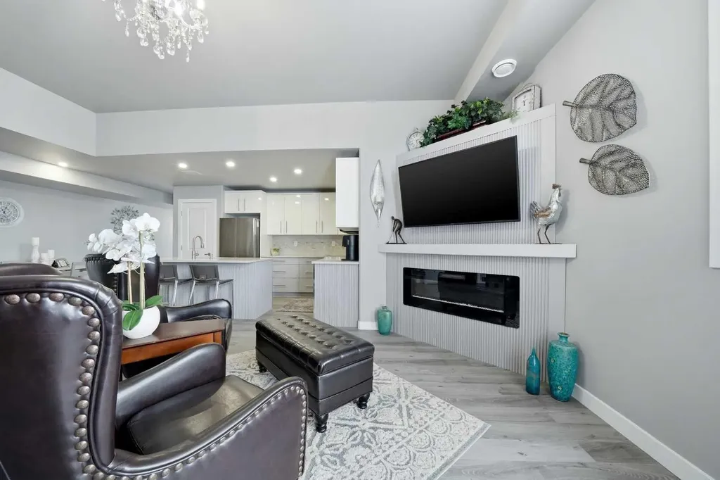 5130 50 Street Lacombe AB T4L 1X2