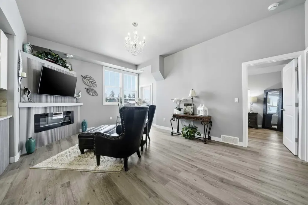 5130 50 Street Lacombe AB T4L 1X2