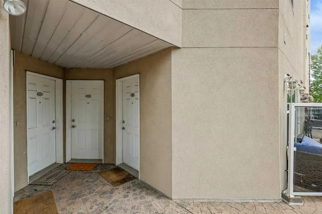 6550 Old Banff Coach Road SW Calgary AB T3H 4J4