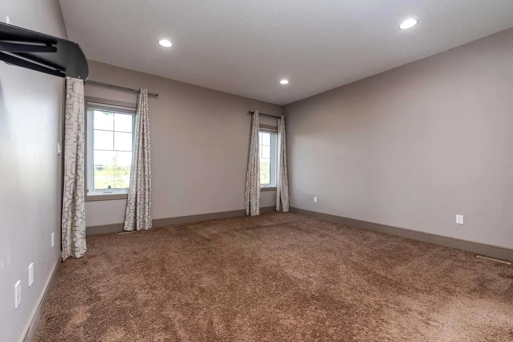2715 73 Avenue Lloydminster AB T9V 3L7