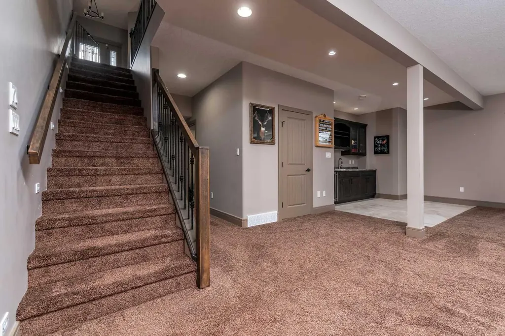 2715 73 Avenue Lloydminster AB T9V 3L7