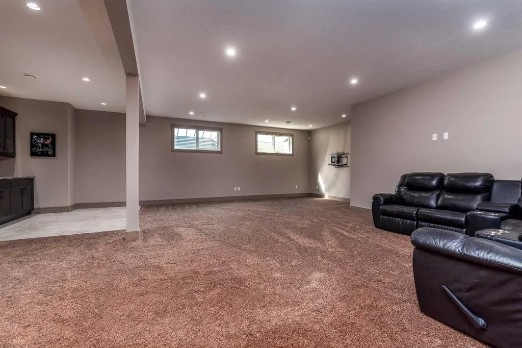 2715 73 Avenue Lloydminster AB T9V 3L7