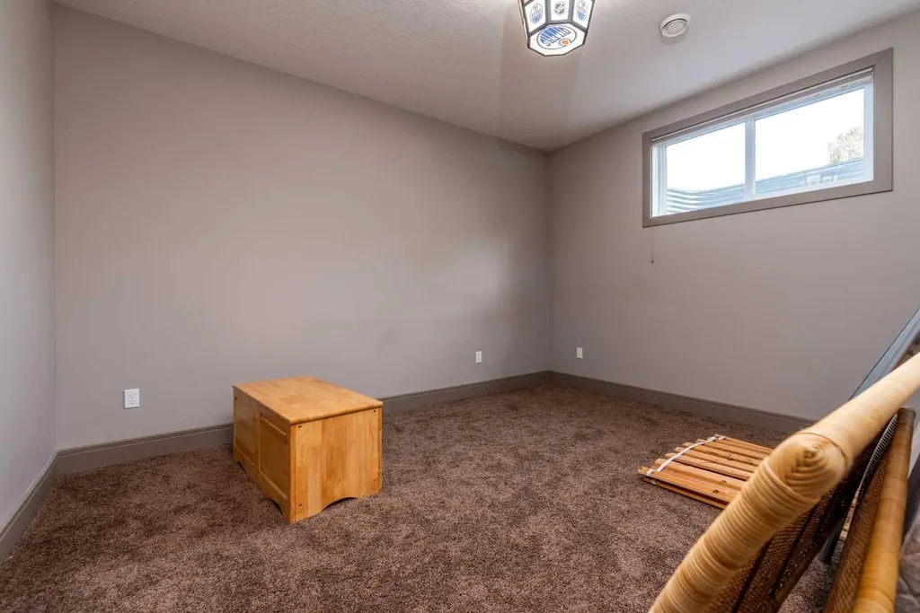 2715 73 Avenue Lloydminster AB T9V 3L7