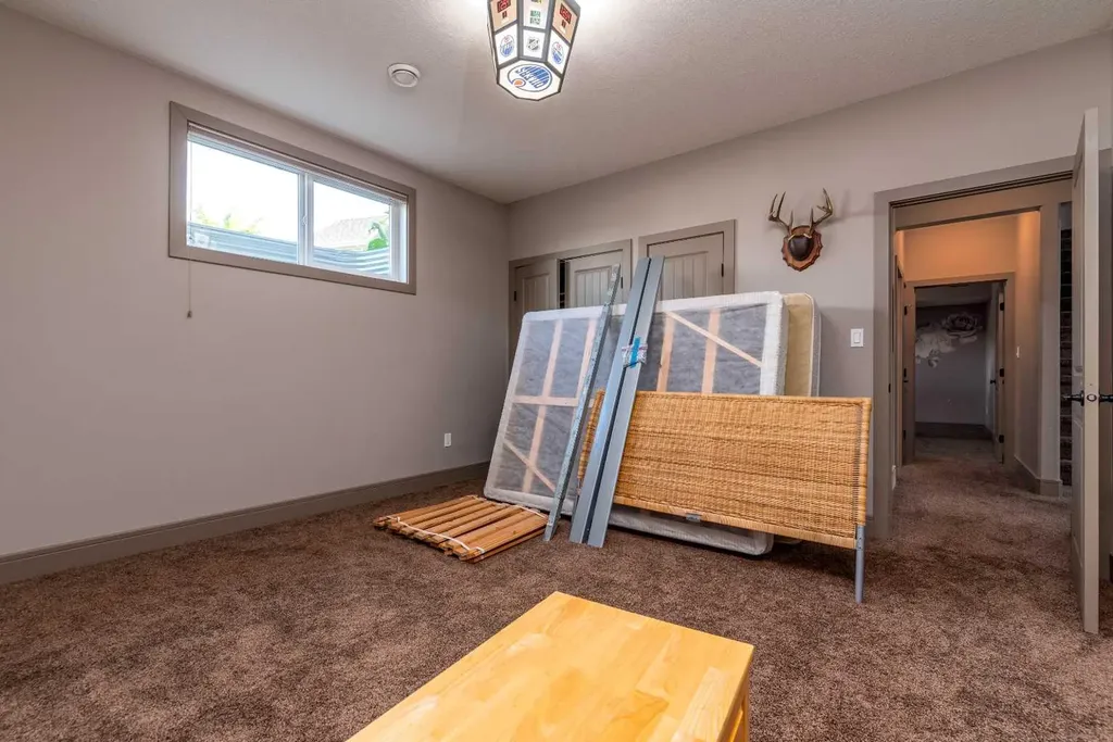 2715 73 Avenue Lloydminster AB T9V 3L7