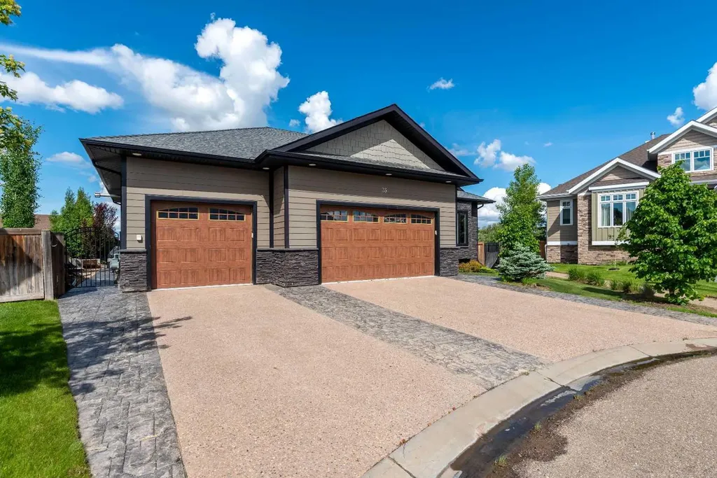 2715 73 Avenue Lloydminster AB T9V 3L7