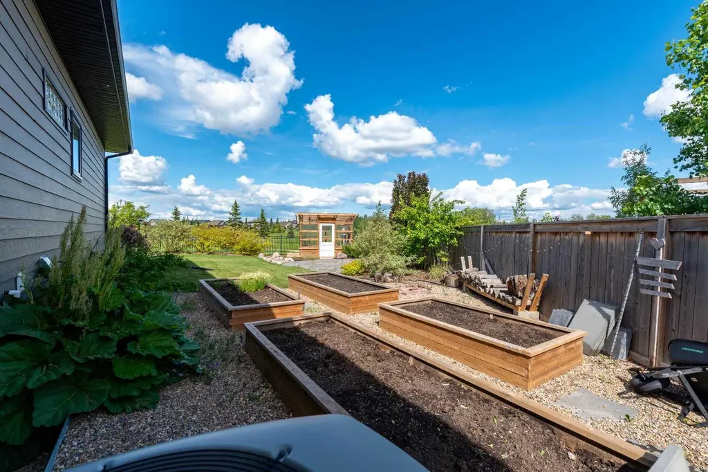 2715 73 Avenue Lloydminster AB T9V 3L7