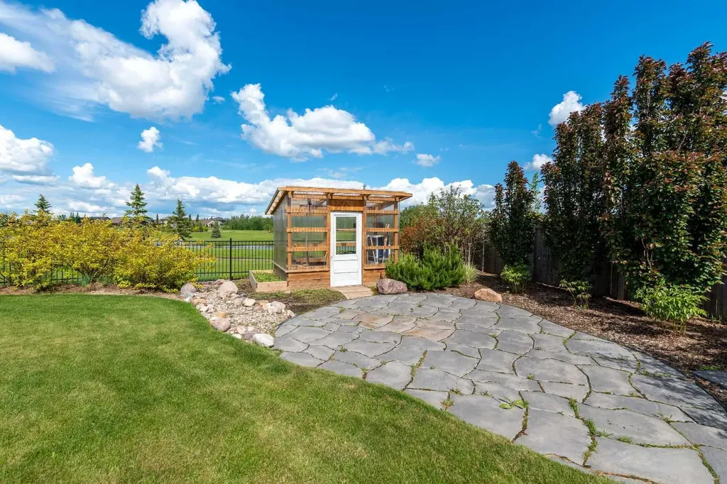 2715 73 Avenue Lloydminster AB T9V 3L7
