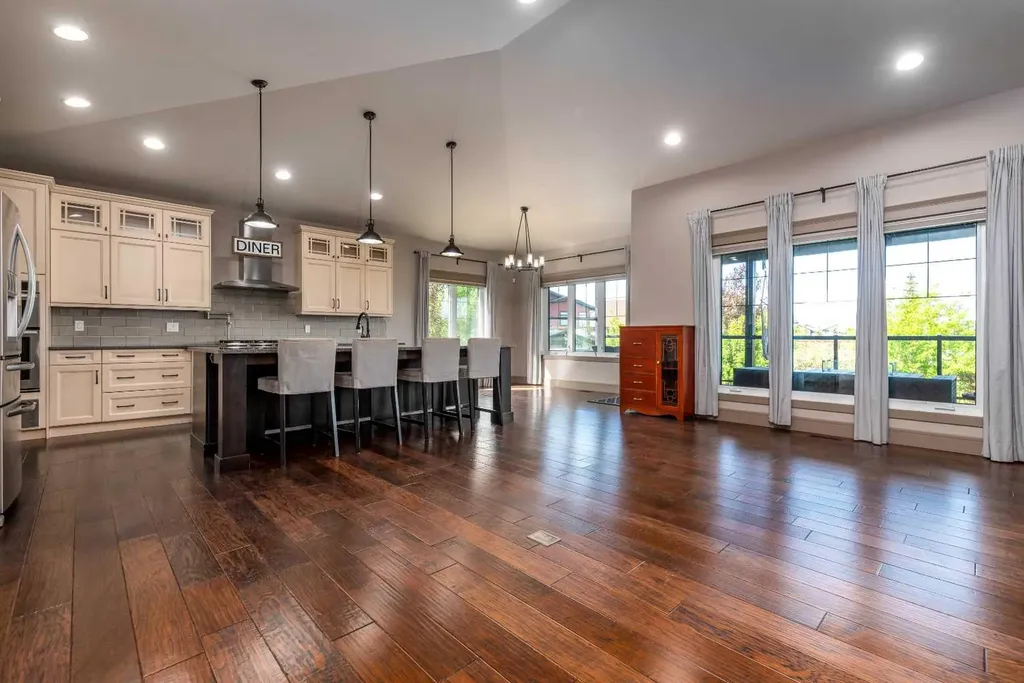 2715 73 Avenue Lloydminster AB T9V 3L7
