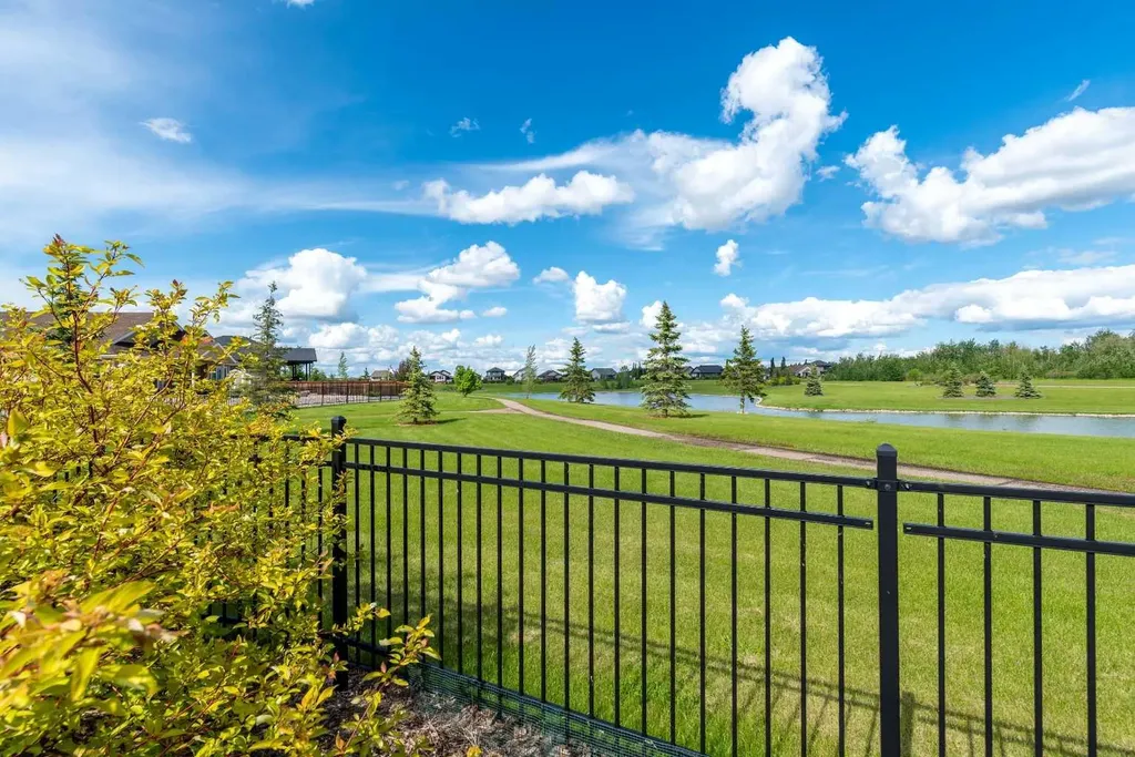 2715 73 Avenue Lloydminster AB T9V 3L7