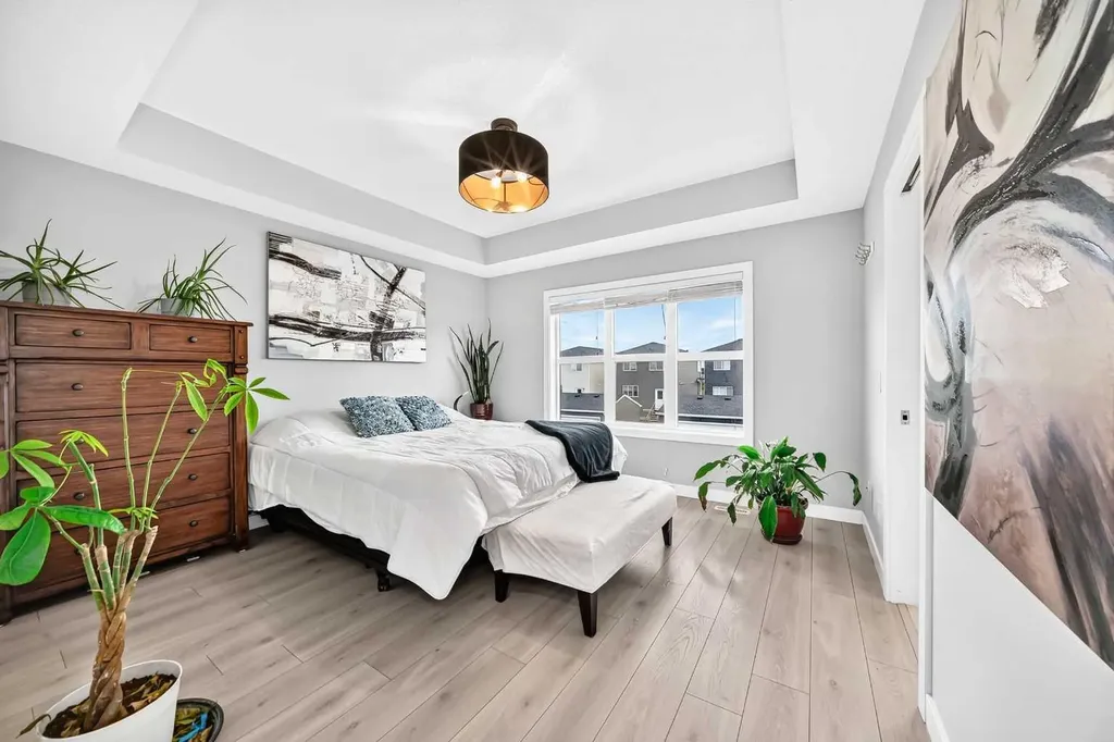 456 West Lakeview Drive Chestermere AB T1X 2A4