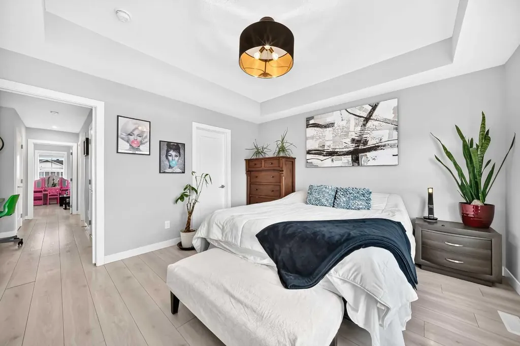 456 West Lakeview Drive Chestermere AB T1X 2A4