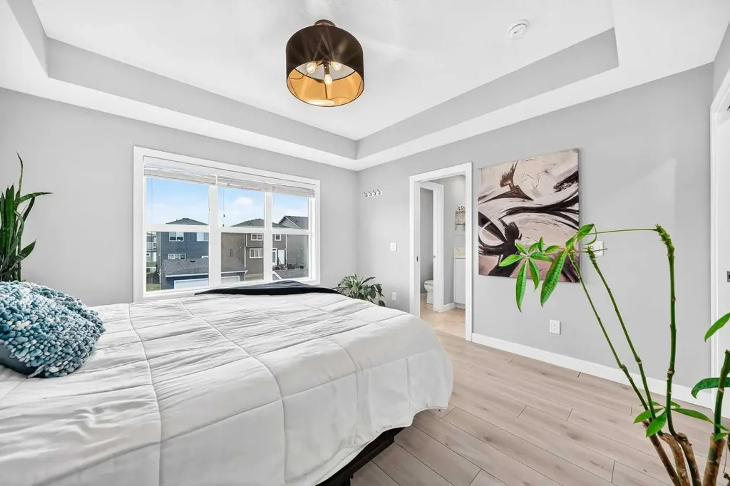 456 West Lakeview Drive Chestermere AB T1X 2A4