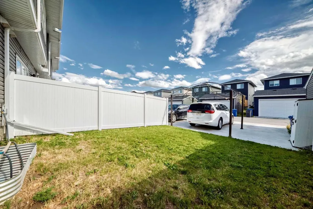 456 West Lakeview Drive Chestermere AB T1X 2A4