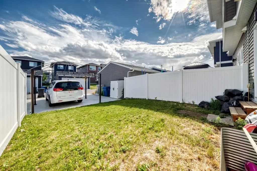 456 West Lakeview Drive Chestermere AB T1X 2A4