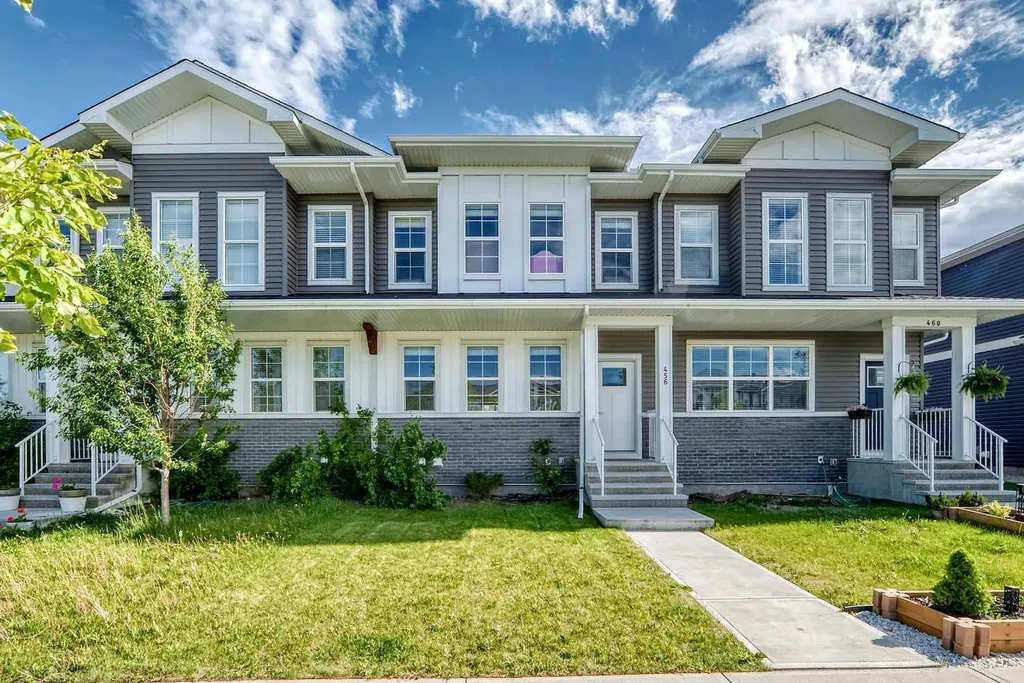456 West Lakeview Drive Chestermere AB T1X 2A4