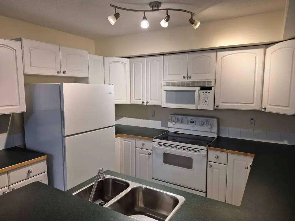 23 Chilcotin Lane W Lethbridge AB T1K 7S2