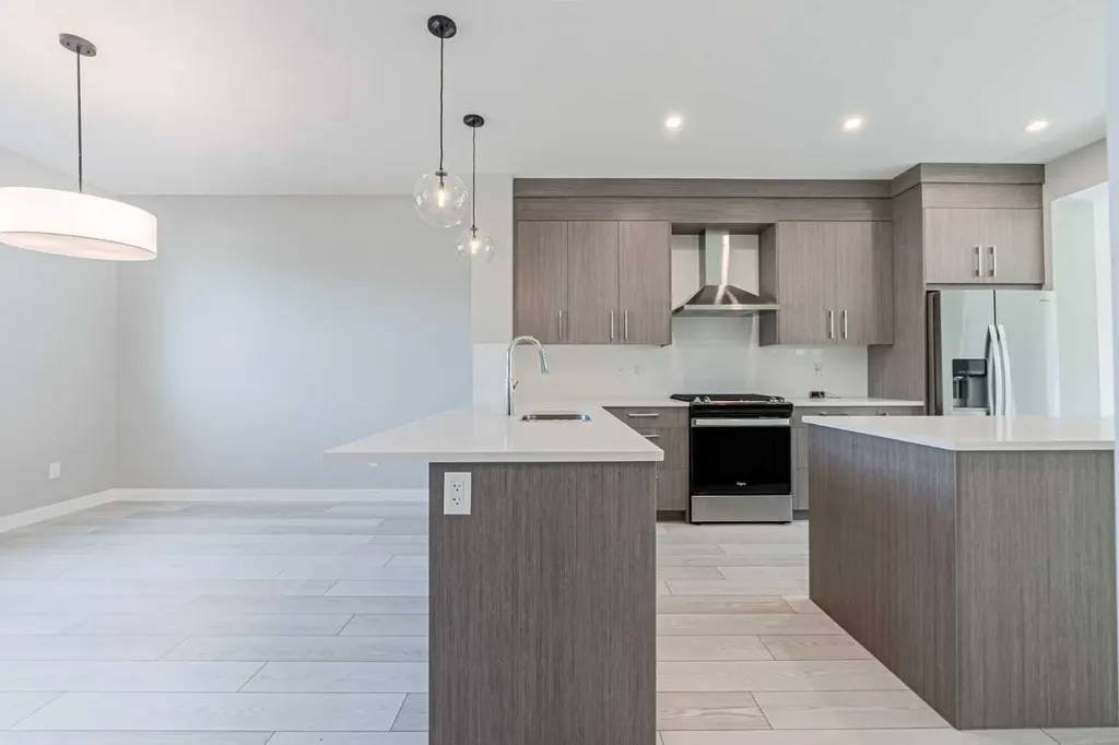 153 Dawson Wharf View Chestermere AB T1X 2W1