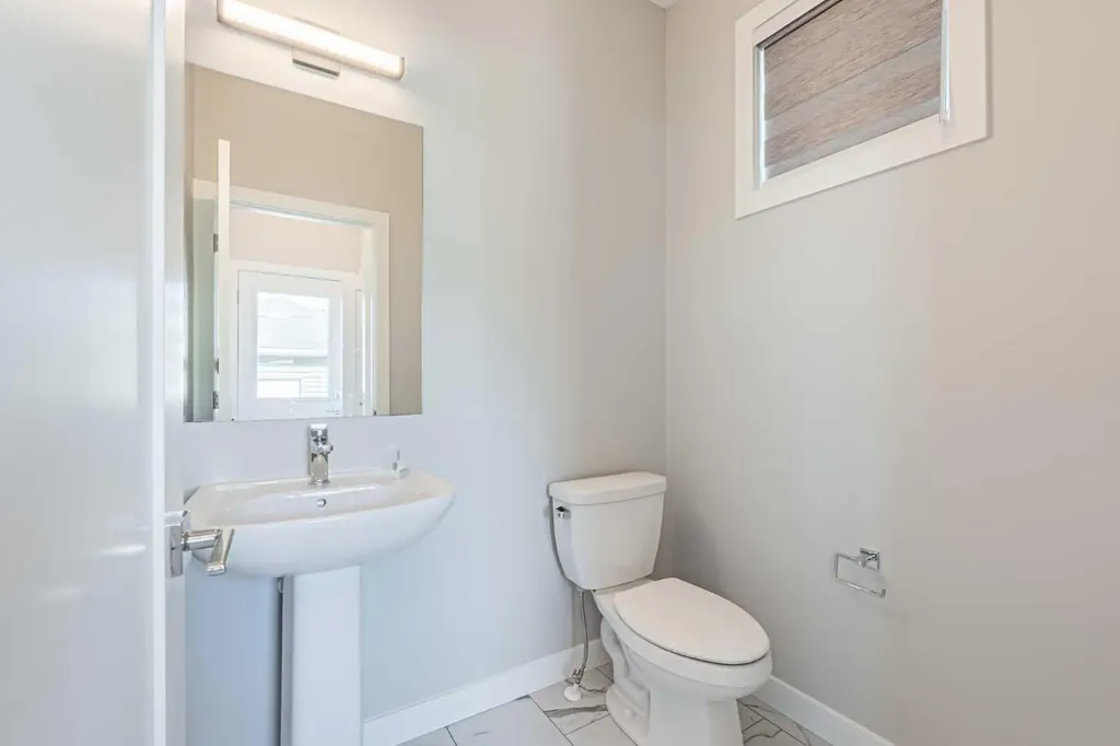 153 Dawson Wharf View Chestermere AB T1X 2W1
