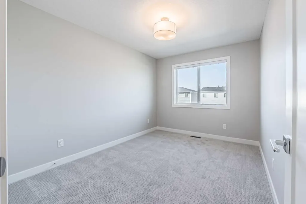 153 Dawson Wharf View Chestermere AB T1X 2W1
